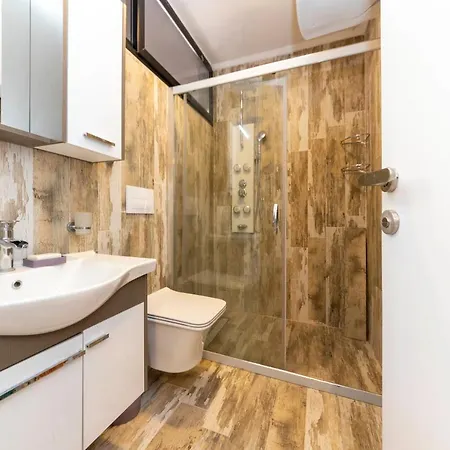 Lovely And Stylish House With Shared Pool And Nature View In Bodrum Daire Meşelik
